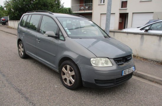 VOLKSWAGEN TOURAN 1.9 TDI 5P