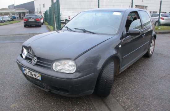 VOLKSWAGEN GOLF 1.9 TDI 3P