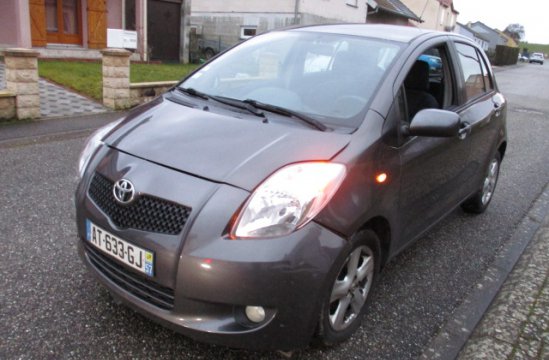 TOYOTA YARIS 1.3 I 5P