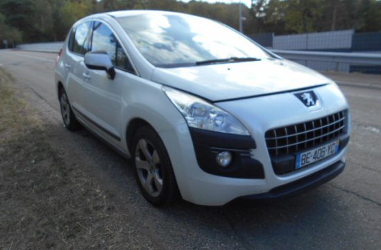 PEUGEOT 3008 1.6 HDI 5P