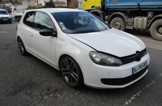 VOLKSWAGEN GOLF 1.6 TDI 3P