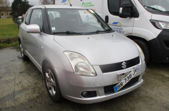 SUZUKI SWIFT 1.3 I 3P