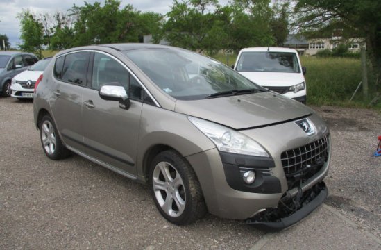 PEUGEOT 3008 1.6 HDI 5P