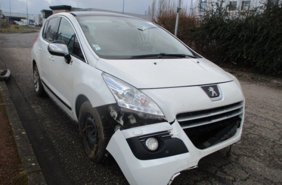 PEUGEOT 3008 HYBRID4 2.0 HDI BA 4X4 5P