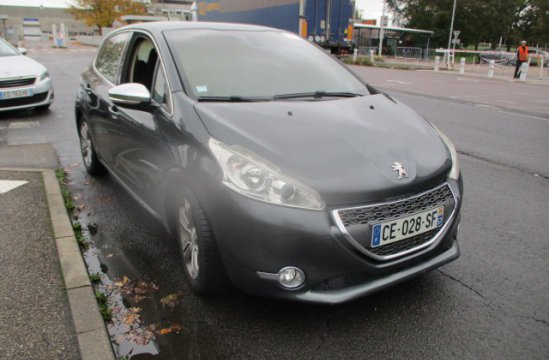 PEUGEOT 208 1.4 HDI 5P