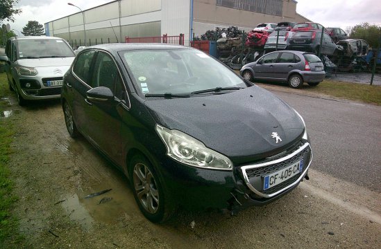 PEUGEOT 208 1.6 HDI 5P