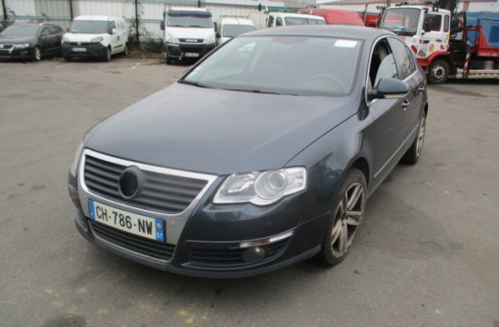 VOLKSWAGEN PASSAT 1.9 TDI 4P