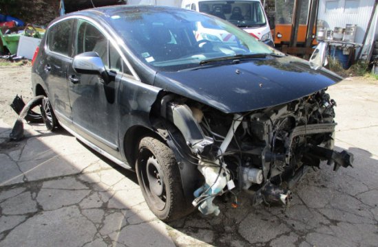 PEUGEOT 3008 2.0 HDI 5P