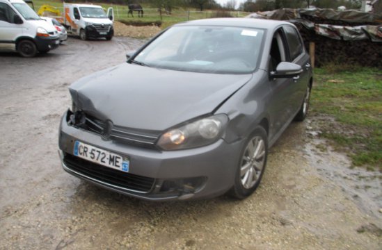 VOLKSWAGEN GOLF 1.6 TDI BA 5P