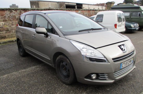 PEUGEOT 5008 1.6 HDI 5P