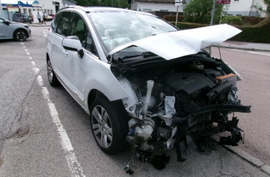PEUGEOT 5008 2.0 HDI 5P