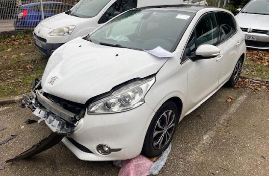 PEUGEOT 208 1.6 I 5P