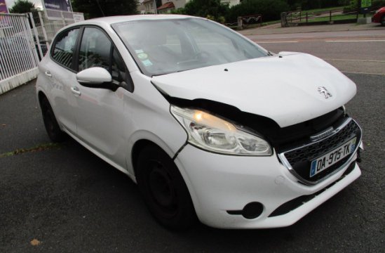 PEUGEOT 208 1.4 HDI 5P