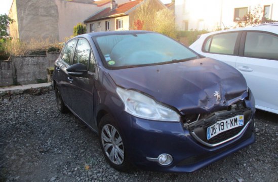 PEUGEOT 208 1.4 HDI 5P