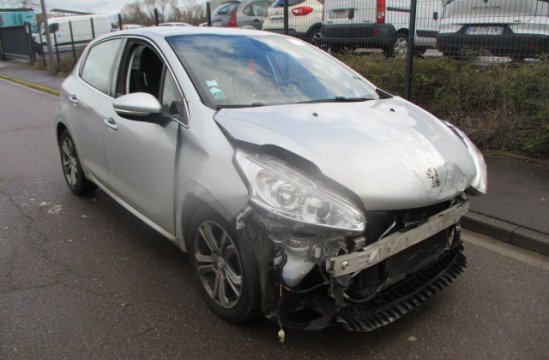 PEUGEOT 208 1.6 HDI 5P
