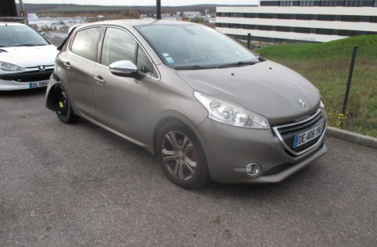 PEUGEOT 208 1.6 HDI 5P