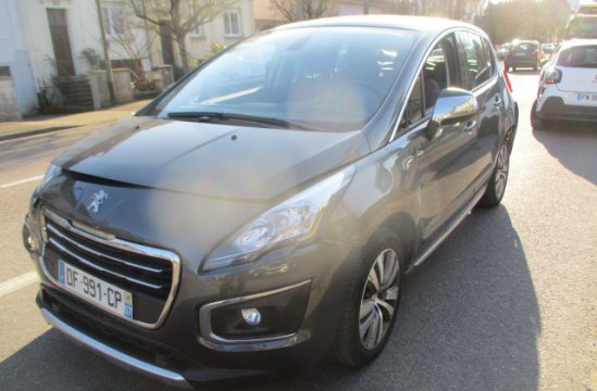 PEUGEOT 3008 2.0 HDI 5P