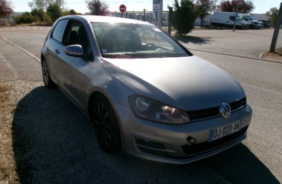 VOLKSWAGEN GOLF 1.6 TDI BA 3P