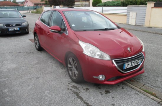 PEUGEOT 208 1.6 HDI 5P