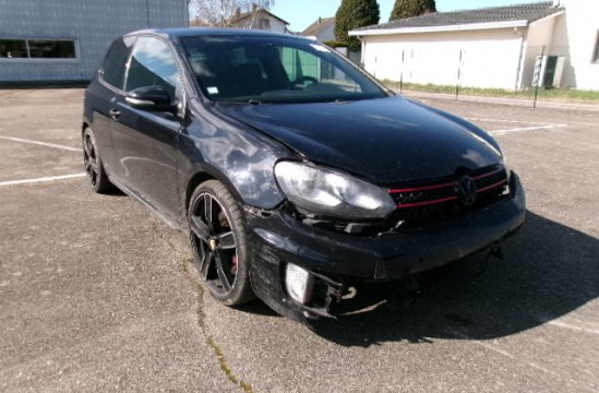 VOLKSWAGEN GOLF GTI 2.0 TSI 3P