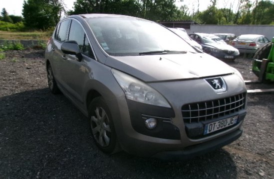 PEUGEOT 3008 1.6 HDI 5P