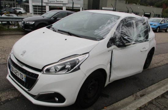 PEUGEOT 208 1.2 I 5P