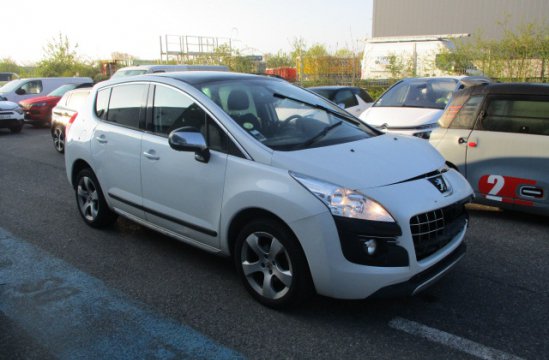 PEUGEOT 3008 1.6 HDI 5P