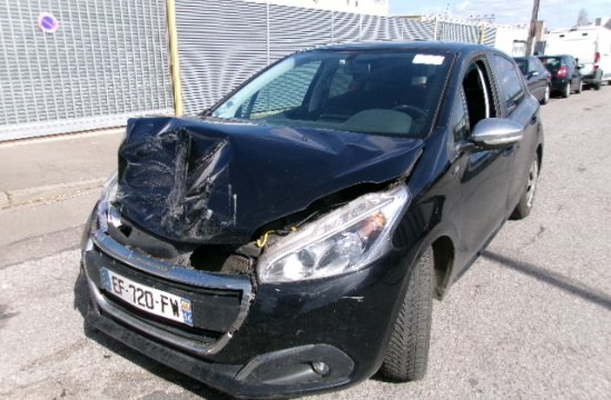 PEUGEOT 208 1.6 HDI 5P