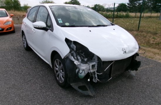 PEUGEOT 208 1.6 HDI 5P