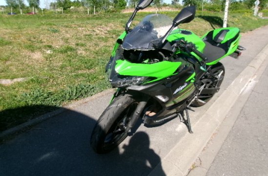 KAWASAKI NINJA400