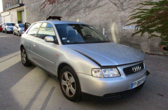 AUDI A3 1.6 I BA 3P