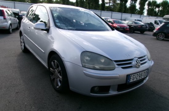 VOLKSWAGEN GOLF 1.6 FSI 3P