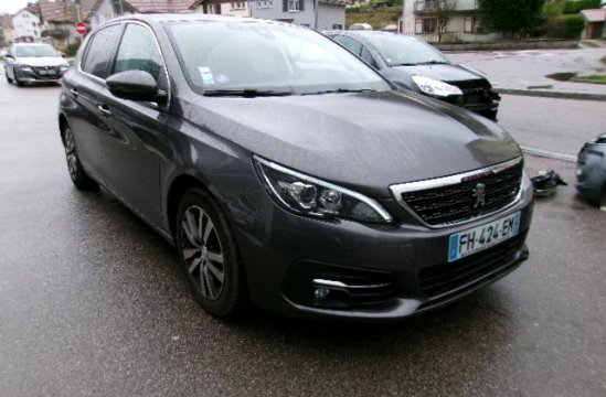 PEUGEOT 308 1.2 I 5P