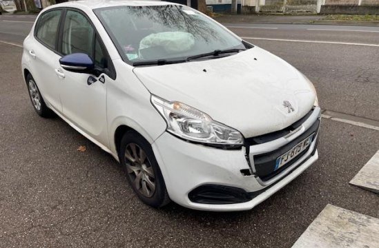 PEUGEOT 208 1.2 I 5P