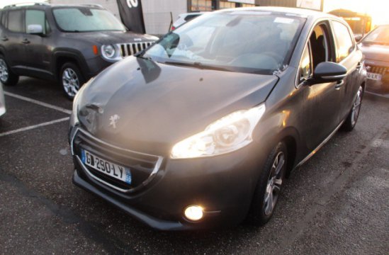 PEUGEOT 208 1.6 HDI 5P