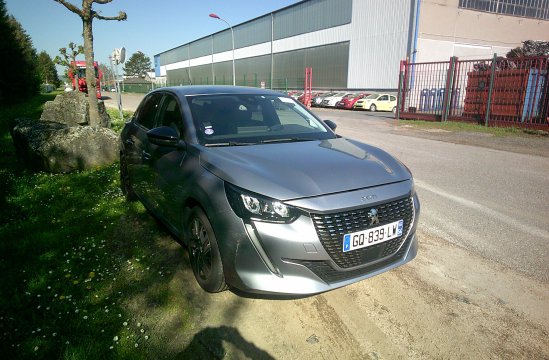 PEUGEOT 208 1.2 I 5P