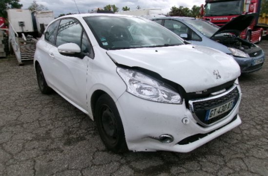PEUGEOT 208 1.4 HDI 3P
