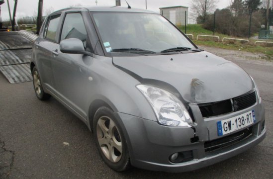 SUZUKI SWIFT 1.3 I BA 5P